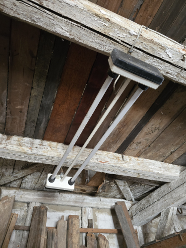 Dual tube fluorescent fixture 
In that same area where that unusual looking MV streetlight/floodlight is located in Wernigerode 

Dual tubed fluorescent fixture 
