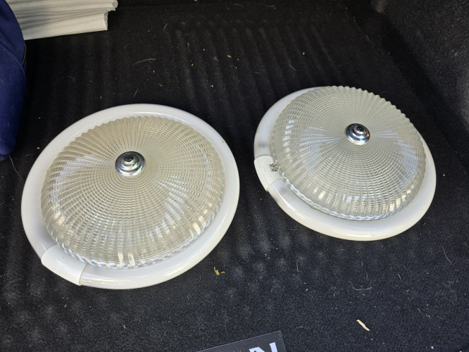 EMESS 509-/32 Series 32W circline fluorescent fixtures
Got these 2 from today's Sunday car boot sale 

These have Thorn EMI ballasts inside 
