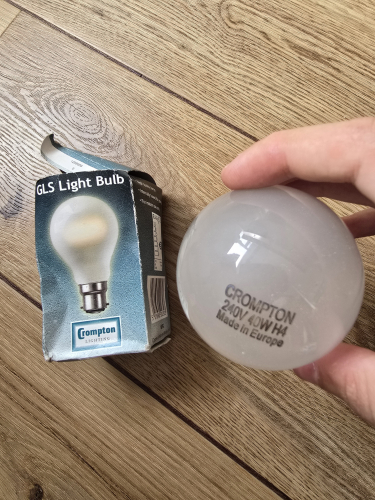 Crompton 40W GLS incandescent bulbs
Got 2x of these at car boot sale 2 days ago
