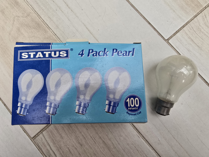 Status 100W pearl GLS incandescent bulbs
I kept seeing this several times at the car boot sale so I got it

Has all 4 of the 100W bulbs 

Fumed silica coating 
