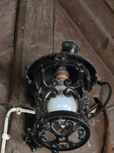 Opal GLS incandescent bulb
At the porch entrance of a church not far from me and it is located on a historical site
