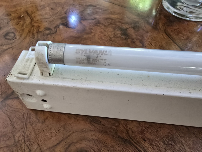 Sylvania Warm White 6w tube
Came with this undercabinet fixture I got today at the car boot sale 

Should still work though 
