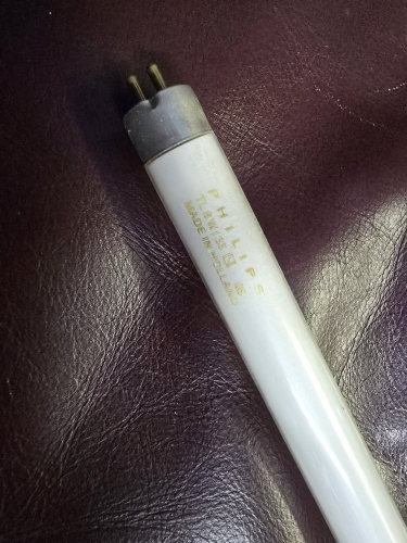 Philips 8w tube
Colour 33

Date code is 0B 

This came with the Fitzgerald 8W fluorescent fixture that I recently wired up
