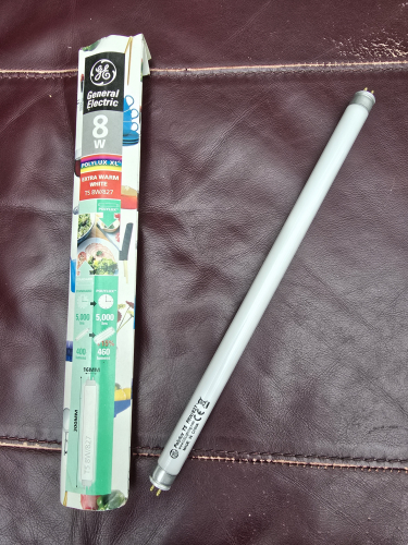 GE Polylux 827 8W tube
I got this tube around the time when I finished uni 

