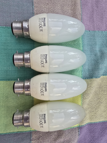 Philips 8W Softones 
Got these 4 from the car boot sale on Sat 



