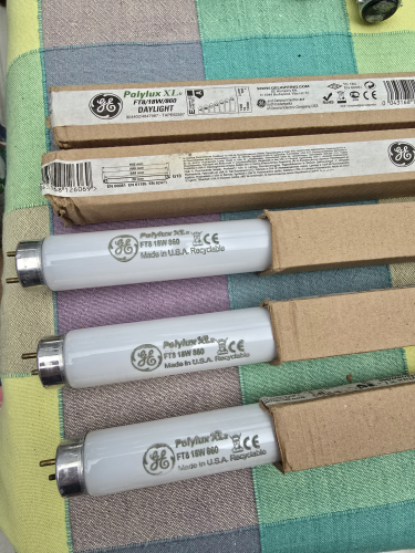 GE Polylux XL 18W T8 tubes 
Got these from the car boot sale 

GE Polylux XL Daylight 18W T8 tubes 
860 triphosphor 
