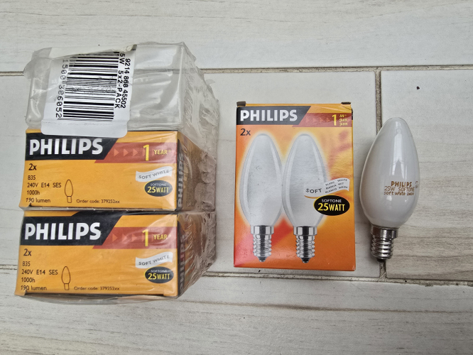 Philips Softone 25W candle bulbs
Got 3 boxes of 2x Philips Softone candle 25W bulbs yesterday 
