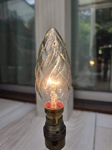 BELL 60W Wimbledon made twisted clear candle bulb
Got those 2 today - unfortunately one got its filament broken when I got back home sadly
