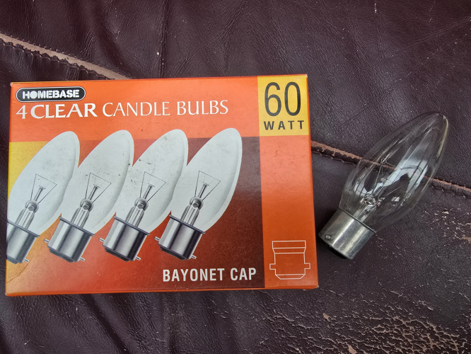 Homebase 60W candle clear bulbs
4x of them in packaging 

A childhood classic for me 
