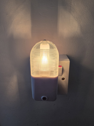 7w nightlight "computer mouse shape"
Got 2x of these from car boot sale yesterday Sunday 

Has that shape of a computer mouse 
