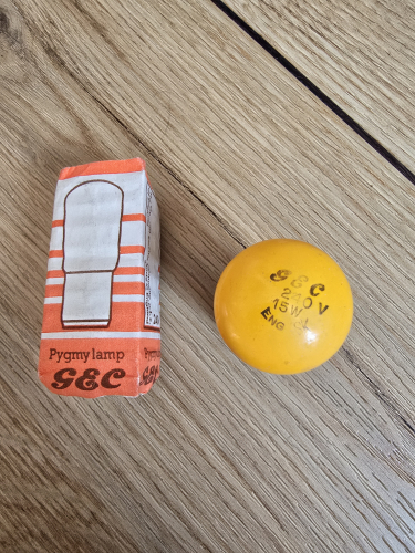 GEC 15w yellow pygmy bulbs
Got 2x of these today - unfortunately the unpackaged one is EOL but the one packaged works
