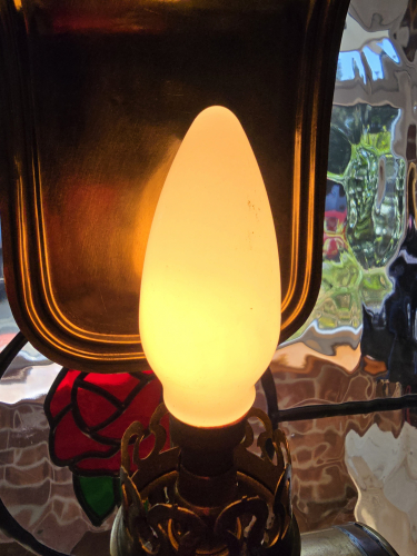 Unknown vintage candle bulb lit up
So got this rather unusual looking candle bulb at the car boot sale and have no idea what the make is
