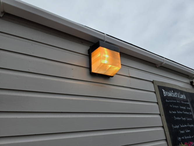 Thorn Piazza SON-T bulkhead
Spotted at The Gossip cafe in Yarmouth, Isle of Wight 
