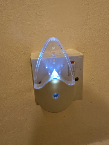 Teardrop shaped LED nightlight
Got this from car boot sale 

Has that teardrop shape to it - very much like it's variants that resemble oxygen masks 
