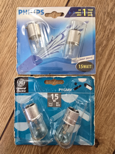 Philips and GE Pygmy 15W (ordinary use)
Went to the small car boot sale in Thatcham which I now will attend till the last one in 2nd November 

At first I thought these were appliance/oven rated ones but they are for ordinary use. Both are 15W but you can see the style difference between the 2 manufacturers 

