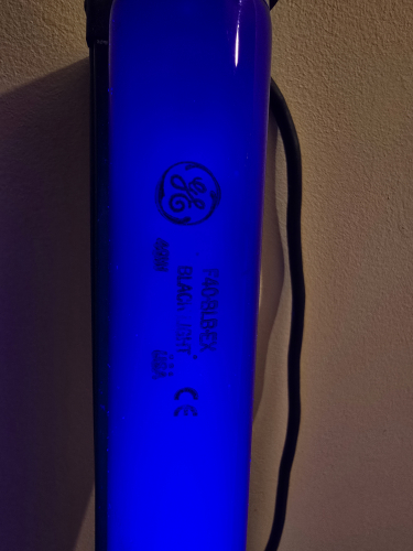 GE Blacklight 40W tube T12
I got both of these from the 2 fixtures that I got from Godalming, Surrey with the help of Slyspark for keeping them for me. 

GE were one of the major manufacturers that kept making the T12 tubes into the 2000s 

