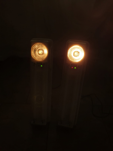 2x Portable 2x 8W fluorescent lights with incandescent mode - both on incandescent mode running 
Got both of these portable 2x8W EM module driven fluorescent lights that have a built in incandescent spotlight that uses a typical krypton filled torch bulb at the car boot sale 

Both of them work as normal - showing them both on incandescent mode 
