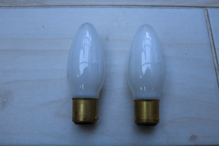 2x Crompton 25w brass base candle lamps
from car boot sale a while ago I think in early July 

