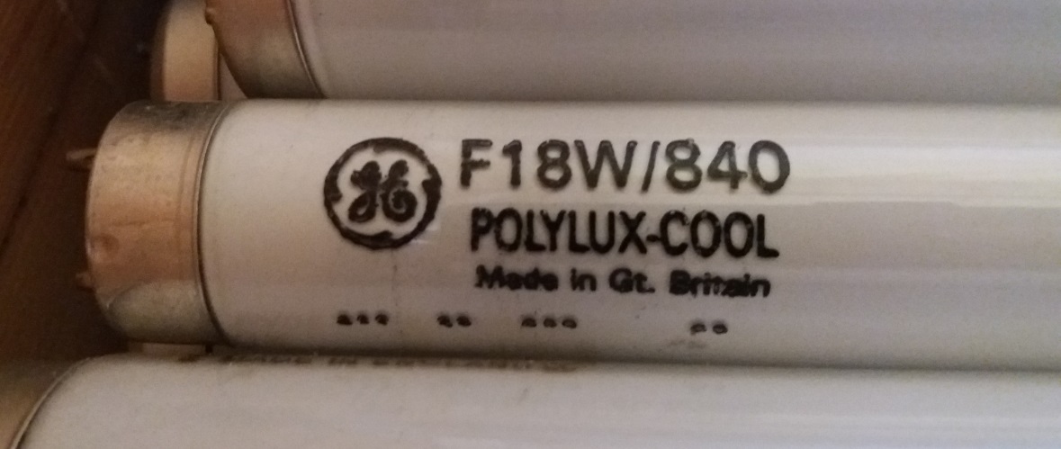 GE 18w Polylux-Cool tube
Another working (Edit: EOL!) bin find.
