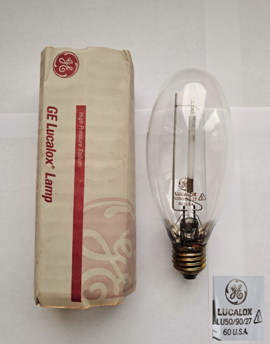 GE Lucalox clear 50w HPS lamp (American style)
This find was a nice surprise on Ebay recently - these types of lamps seldom come up for sale in the UK. Somewhere I think I've got a frosted/opal version of this lamp.
