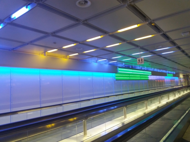 Coloured 18w tubes and neon at Munich Airport (2)
A second picture of this awesome installation.
