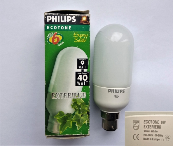 Philips Ecotone Exterieur CFL
Not a very common CFL. I think this was what the SL*Comfort model became.
