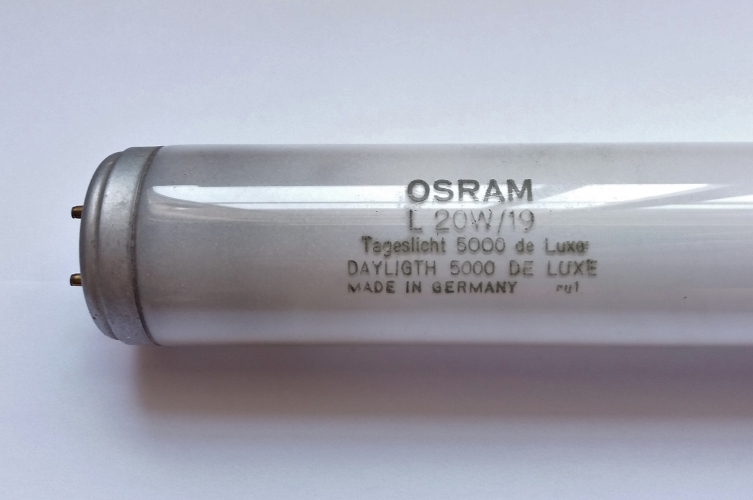 Osram 20w T12 tube with a typo
"Dayligth" instead of Daylight! Pulled this (working) one out of a lamp bin.
