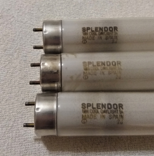 Splendor/Philips 18w tubes
Found these in Spain, they work and were made there too.
