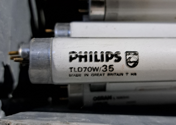 Philips (Thorn) 70w T8 tube made in Britain
Pictured at one of my local lamp bins - sadly I didn't have the space to carry this one back home, shame as British made Philips T8s seem to be incredibly rare with most being imported from the Netherlands and later Poland! Does anyone know which factory symbol this lamp has? I suspect it was made for Philips by someone else and didn't come out of their Hamilton plant. (Edit: Thorn made)

