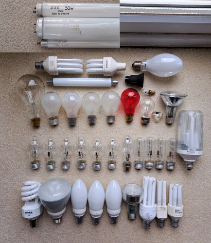 Lamp bin bonanza 24/03/2024
After a few months of the occasional find amongst cheap or dead lamps and crappy LEDs in my local lamp bins, a few more interesting bits and pieces finally turned up, and in 2 different bins nonetheless! Of particular interest are the very rare GEC 50w tube, older GE CFLs, 2nd gen Philips SL*25, a couple of odd GLS lamps and last but not least the huge quantity of Philips 150w HalogenA lamps!
