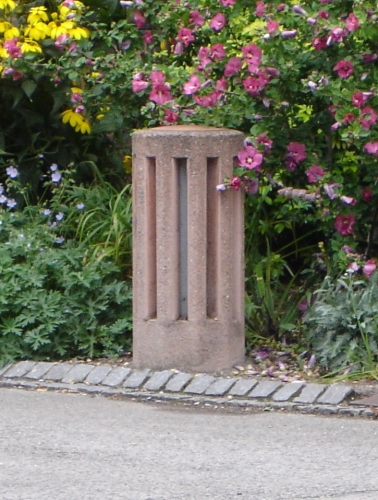 Another Phosco concrete bollard
These are the SON ones that are quite near me.
