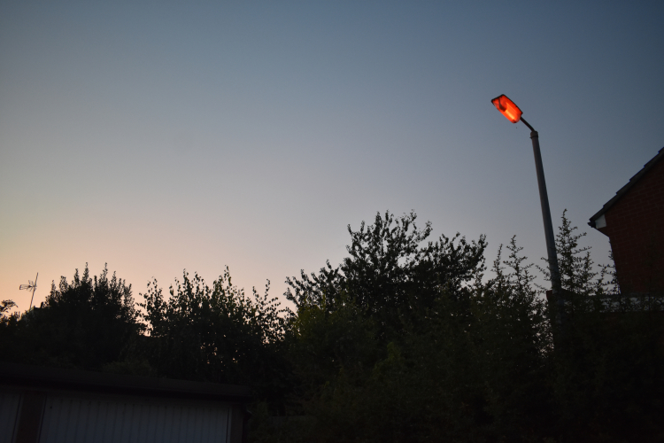 Nostalgic SOX scene
Another nice street lighting scene captured this evening - featuring quite possibly the last truly local SOX lantern to me! This particular picture brings back a lot of memories from a long time ago...
