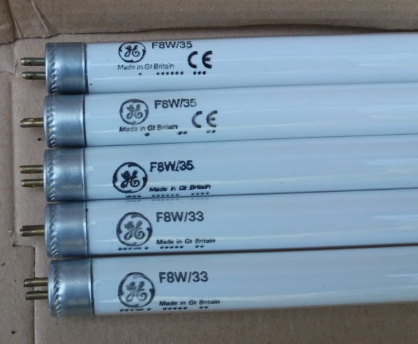 GE 8w T5 tubes
These turn up quite often in the lamp bin, in varying condition. Here are a few I got that are practically new.
