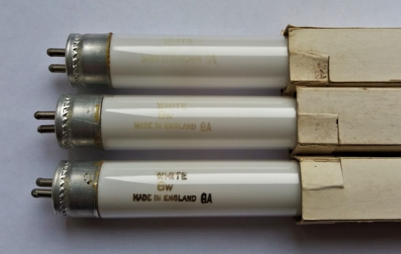 Unbranded (GEC) 8w tubes
These are quite nice and old, got them off an Ebay seller that seems to have quite a few of these. They are NOS despite the worn etches.
