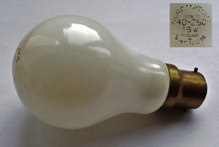 Crompton 15w white GLS lamp
Probably intended for use in strings with other colours of lamps.
