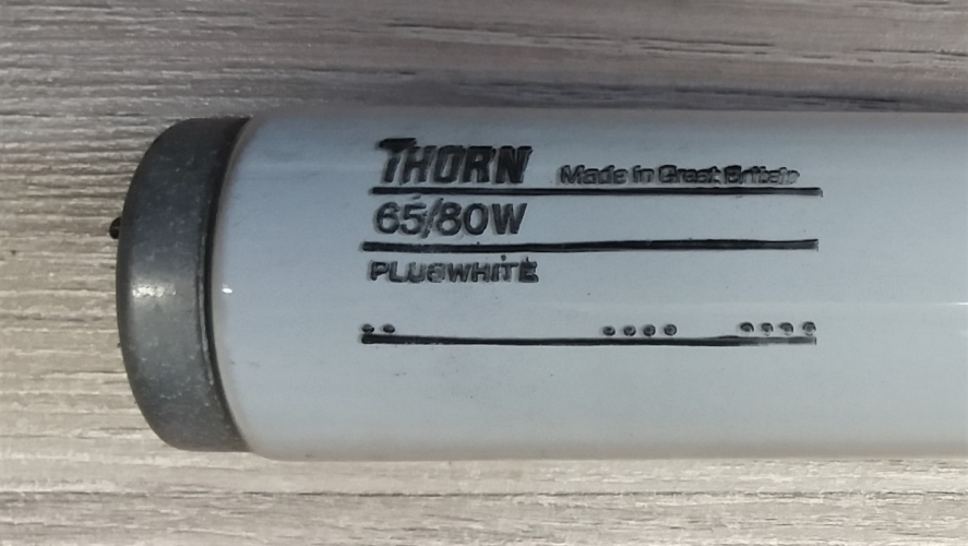 Thorn Pluswhite 65w
Came with one of the Concord Silverspan fittings. From December 1982, presumably a replacement tube for the original?
