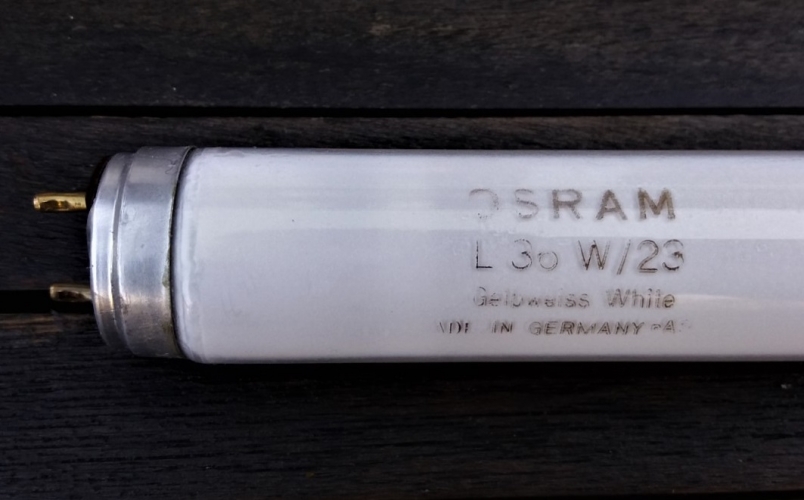 Osram 36w tube
Found today in the lamp recycling, dates from September 1988.
