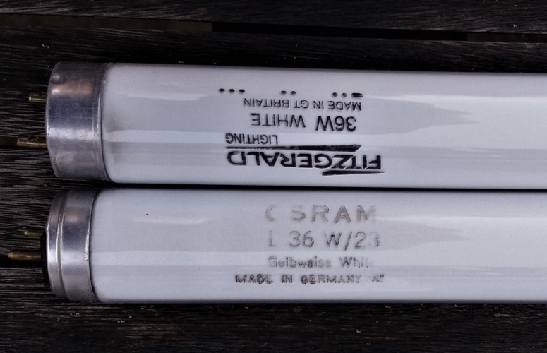 2 nice tubes from the lamp recycling bin
A Fitzy (GE) and an old Osram, both with little use.
