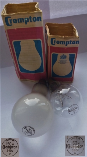 2 types of Crompton 150w lamps
Proper lamps! Not like the "Crompton" stuff nowadays. Both lamps made in the same era but have differences in size.

