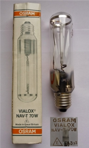 Osram Vialox 70w SON-T lamp
A nice NOS 70w SON-T lamp I got recently off Ebay, for very little. This lamp is from 1992 and has the classic Osram packaging.
