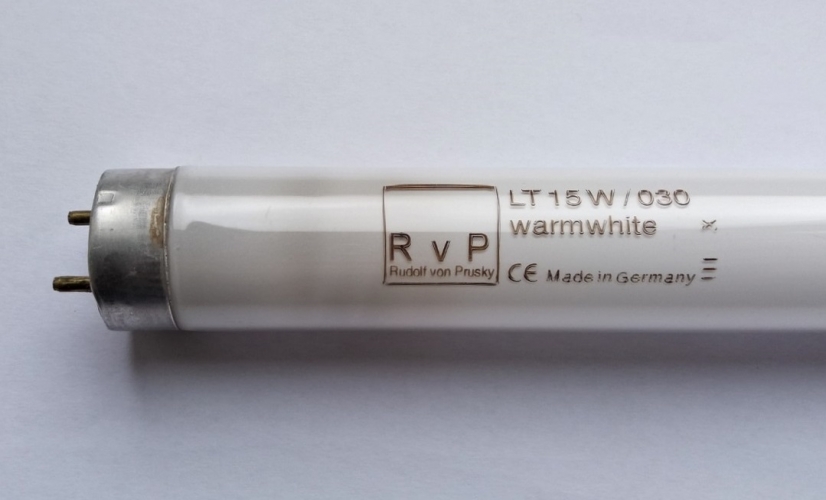 Rudolf von Prusky 15w tube
A very strange brand name, found on a Narva made tube in the lamp bin this morning. Apparently they are a small German lighting company.
