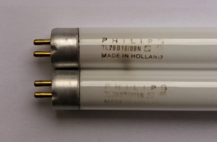 Philips 15w T5 mini tanning tubes
I found these yesterday in an old miniature Philips tanning bed. They are the same length as 8w tubes but must be high output versions.
