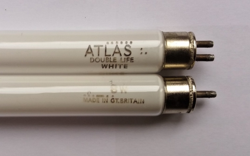 Atlas 8w Double Life tubes
Two absolute little gems saved from the scrap pile yesterday, I'm very glad to have found these. they must be early - mid 1960s?
