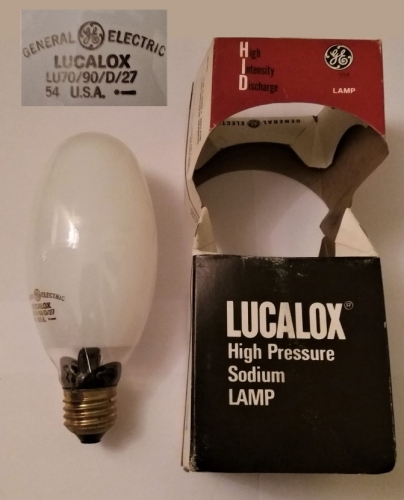 GE Lucalox 70w HPS lamp for the European market
A real gem that was being sold for quite a low price indeed recently on Ebay, it's very rare to come across older American discharge lamps such as these here. Sadly the seller didn't appear to have any more interesting lamps. By the way, I also have a clear version of this lamp from a similar era.
