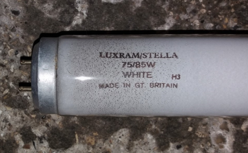 Luxram/Stella (Philips) 75w tube
Here's quite an odd one found at the lamp bin today, a tube with both Luxram and Stella written on it. Both brands were owned by Philips.
