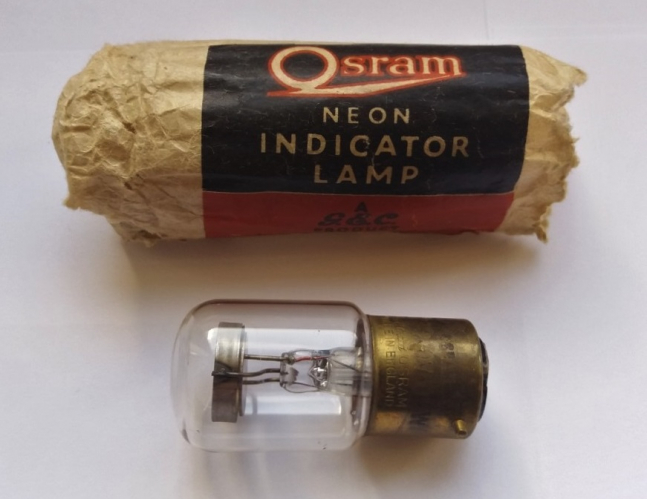 Osram - GEC 0.5w neon indicator lamp
A very nice recent Ebay find, sadly it doesn't appear to work... Maybe it is a minimal problem, such as a failed resistor. It seems new apart from that!
