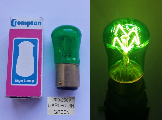 Crompton Harlequin 15w green lacquered pygmy lamp
Another very nice find from that huge lighting store. The store only had 2 of these, one green and one blue, I bought both but sadly the blue was EOL... The green is nice though!
