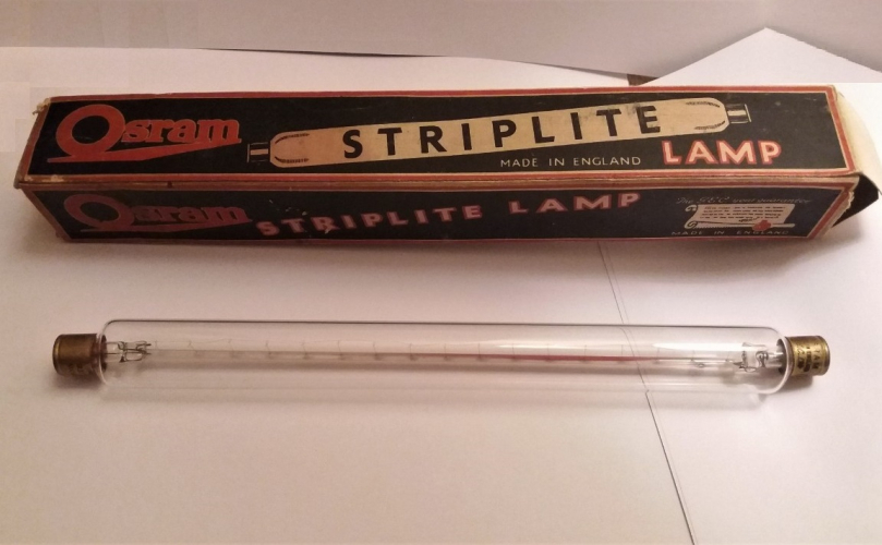 1940s Osram - GEC 60w clear striplight lamp
A very nice Ebay purchase recently, the lamp's filament is still 100% intact luckily. It's done well to survive all these years!
