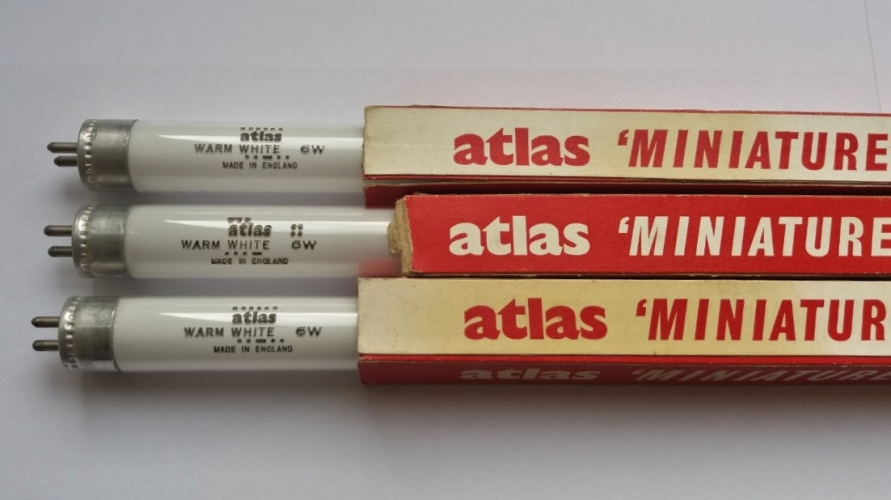 Atlas 6w warm white tubes
Three nice little NOS tubes I found on Ebay a little while ago. I did find a similar tube in the lamp bin some weeks back but it was missing its sleeve.
