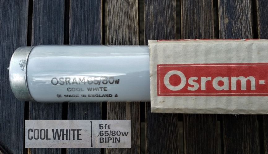 Osram - GEC 65w cool white T12 tube
It has been a while since I managed to find a nice old NOS T12 tube in a lamp bin. I found this one this morning, complete with original sleeve.
